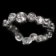 Aliança – Anell. Or blanc i diamants · joieria Manuel Baró – fotografia 1